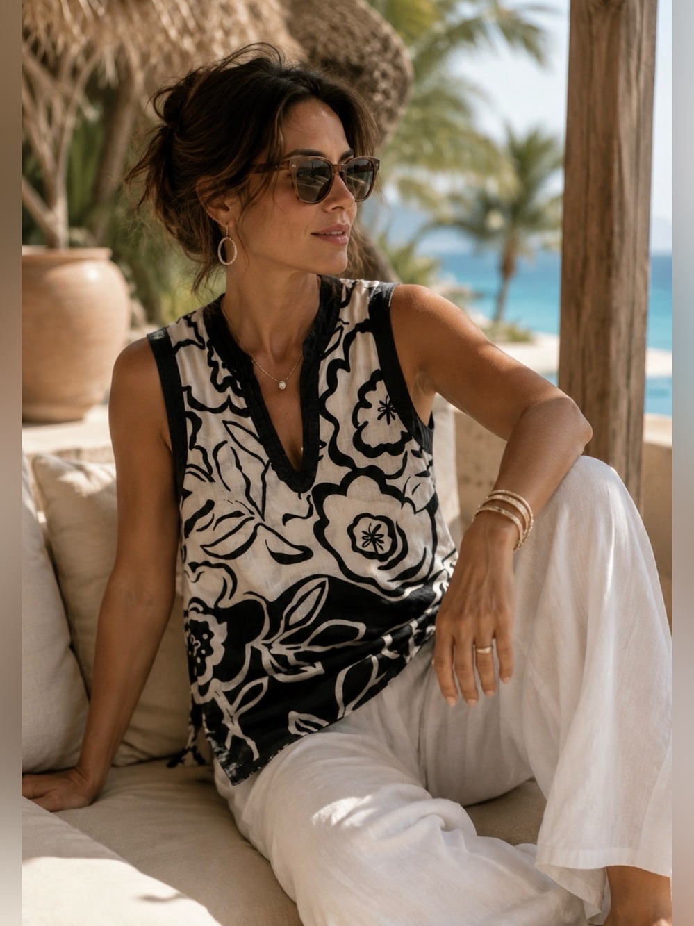SAINT TROPEZ WEST BLACK WHITE LINEN FLORAL VNECK TUNIC TOP LARGE